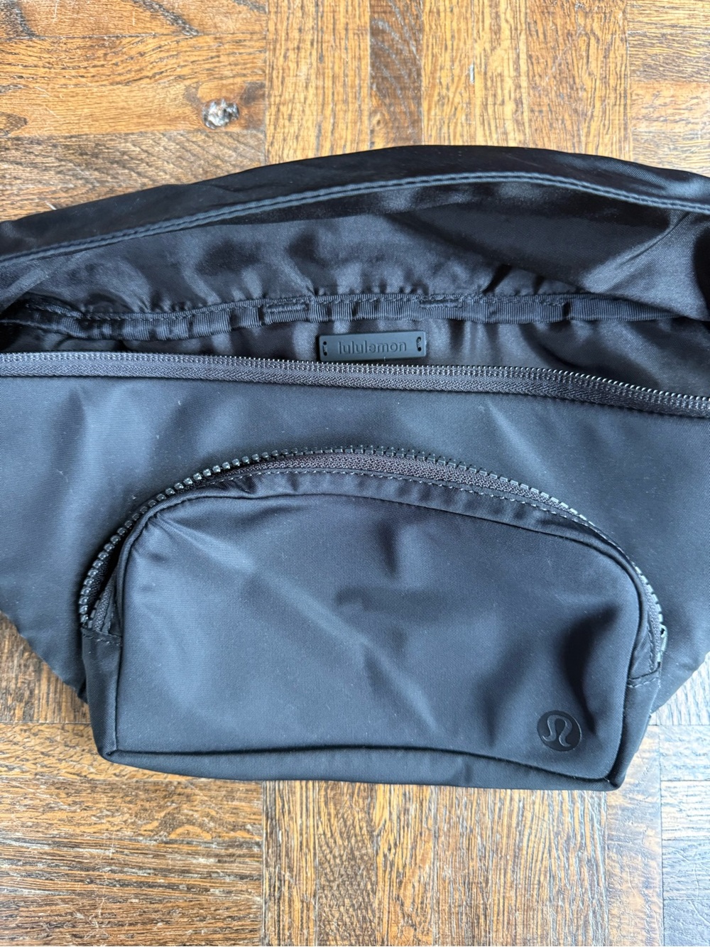 lululemon athletica Black Crossbody Waist Bag - Picture 2 of 6